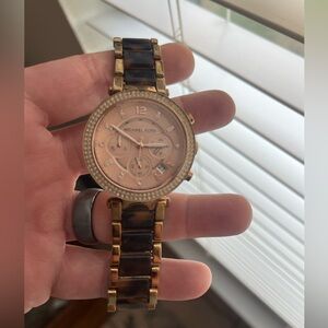 Michael Kors Women's Parker Chronograph Rose Gold  MK553 Watch Needs Battery